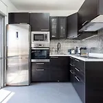 Beautiful 2 Bdr Apartment - Beach Side #TL38