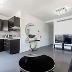 Beautiful 2 Bdr Apartment - Beach Side #TL38
