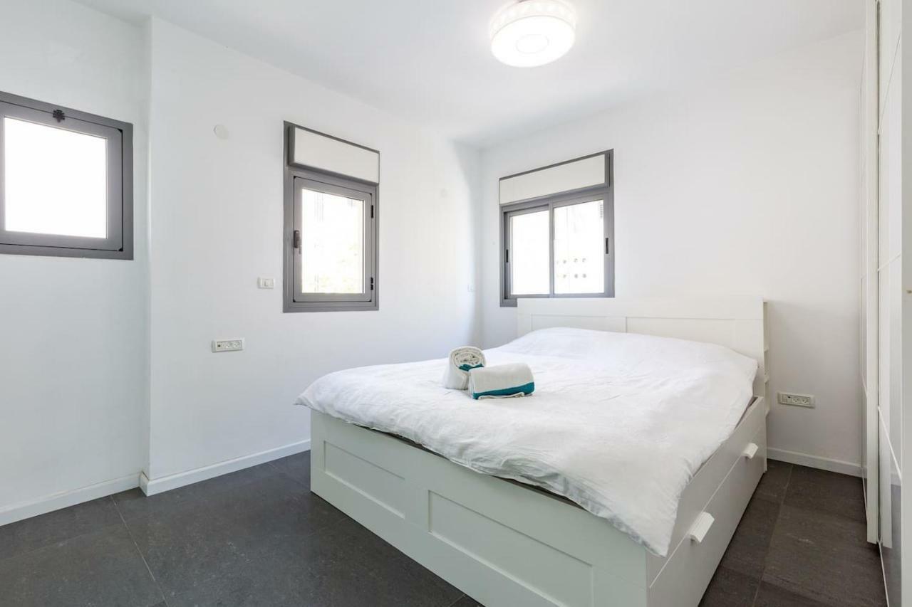 Beautiful 2 Bdr - Side #tl38 Apartment *