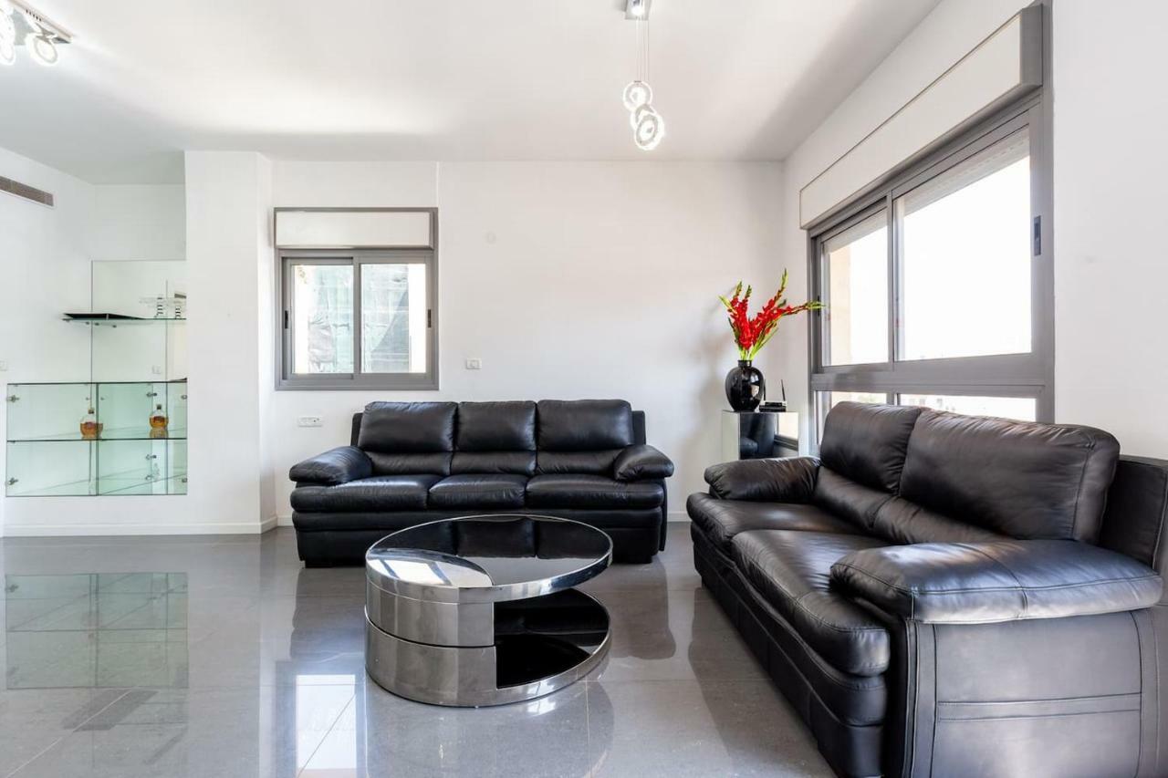 Apartment Beautiful 2 Bdr - Side #tl38 *
