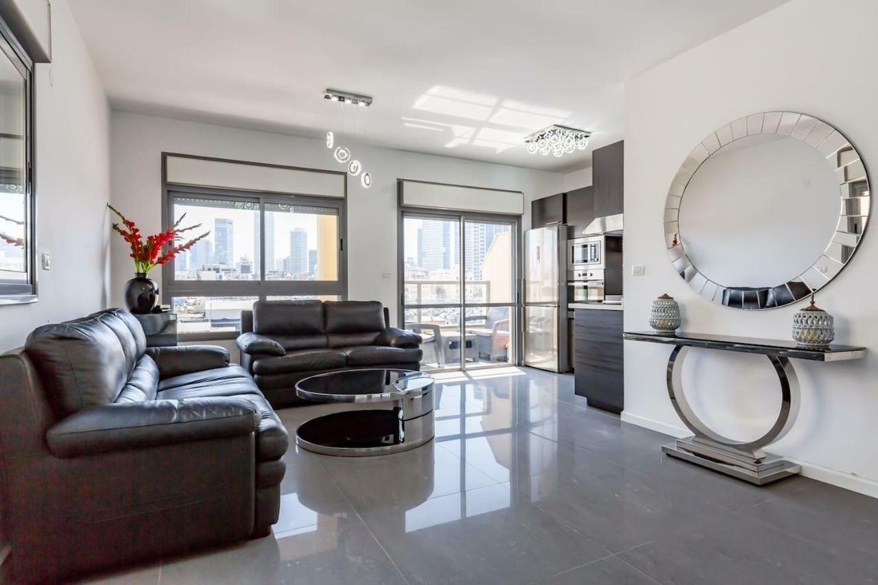 Beautiful 2 Bdr - Side #tl38 Apartment