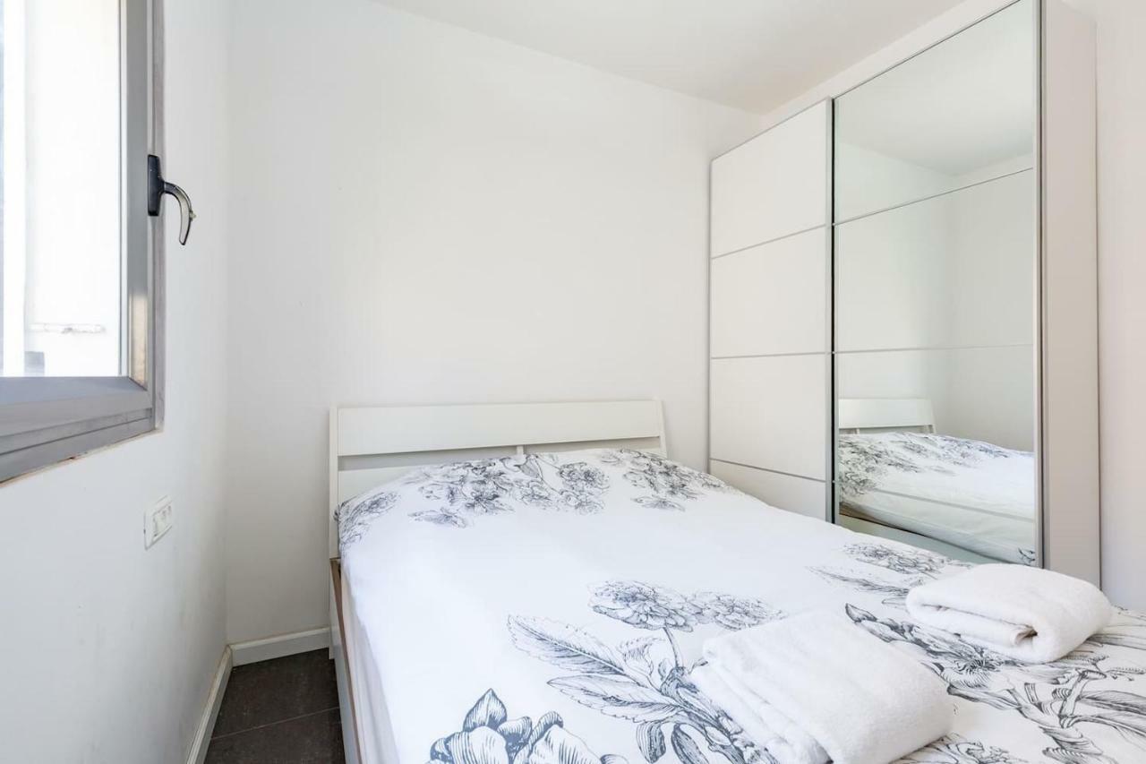 Beautiful 2 Bdr - Side #tl38